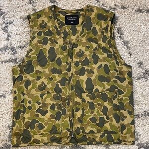 Everlane Green Camouflage primaloft Vest
